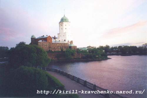 Фото 01. 2005-05-29. Вид на Выборгскую крепость, 4 часа утра