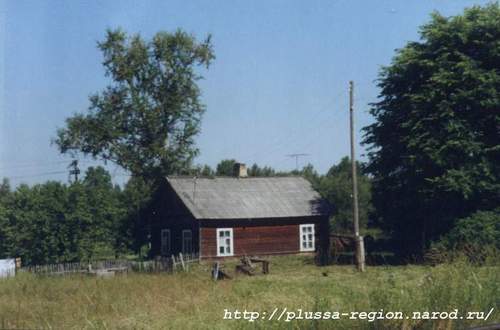 Фото 02. 2005-07-06. Железнодорожный домик у горловины станции