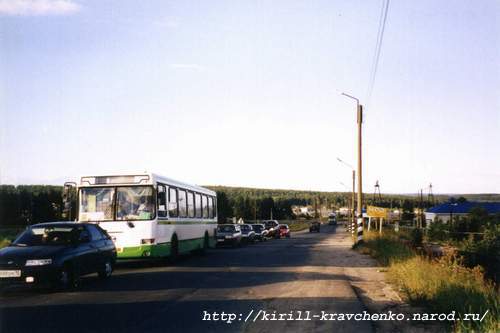 Фото 76. Автотранспорт на железнодорожном переезде